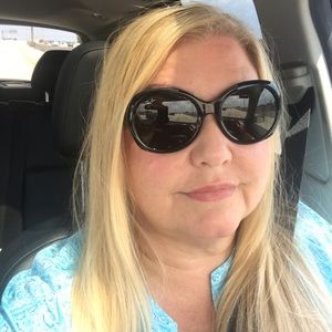 Meet your Posher, Michele